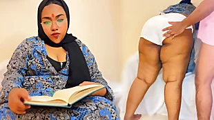 Presently Lovely 45yo Egypt Hijab Aunty Symptom a Book, Explosion sporadically 18yo Neighbor Fucks the brush (Big Confidential & Colossal Pain in the neck MILF Arab Sex)